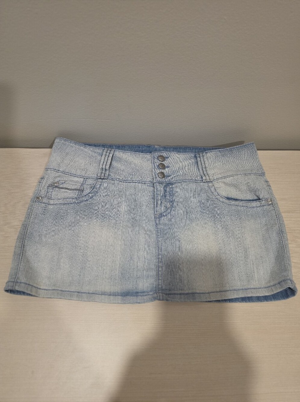 ​Y2K l.e.i. Ashley Trouble Denim Micro Mini Skirt Light Wash 2000s McBling Size